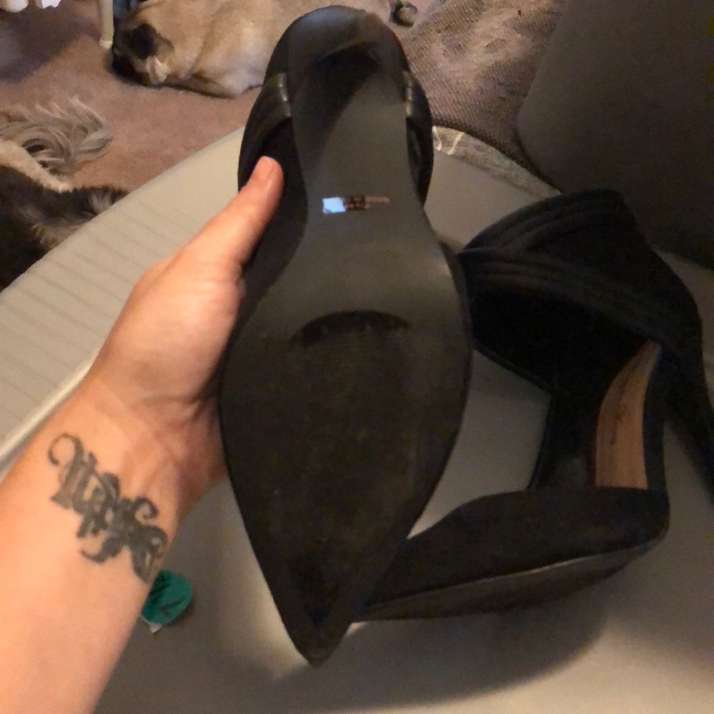 Heels - Picture 4 of 4